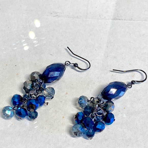 Metallic Blue Silver Faceted Bead Dangle Drop Earrings Pierced Hook - Picture 4 of 4